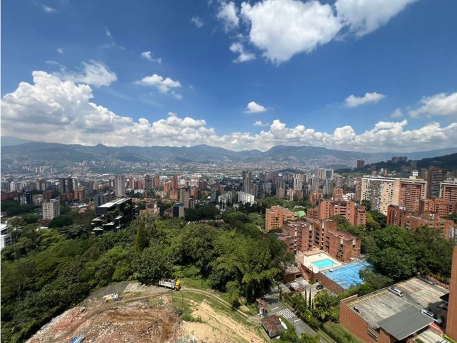 Apartamento de 3 alcobas en arriendo en El Tesoro, Medellín, 160 m² · foto 5 de 19