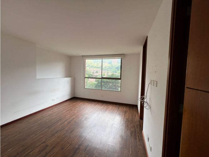 Apartamento de 3 alcobas en arriendo en El Tesoro, Medellín, 160 m² · foto 6 de 19