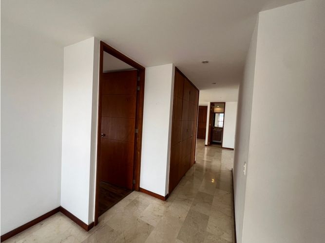 Apartamento de 3 alcobas en arriendo en El Tesoro, Medellín, 160 m² · foto 7 de 19