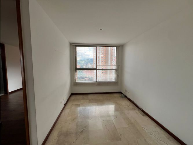 Apartamento de 3 alcobas en arriendo en El Tesoro, Medellín, 160 m² · foto 9 de 19