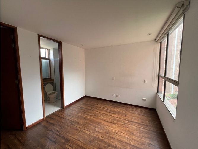 Apartamento de 3 alcobas en arriendo en El Tesoro, Medellín, 160 m² · foto 13 de 19