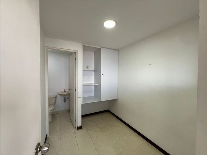 Apartamento de 3 alcobas en arriendo en El Tesoro, Medellín, 160 m² · foto 17 de 19