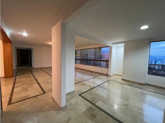 Apartamento de 3 alcobas en arriendo en Los Balsos, Medellín, 226 m² · foto 6 de 20