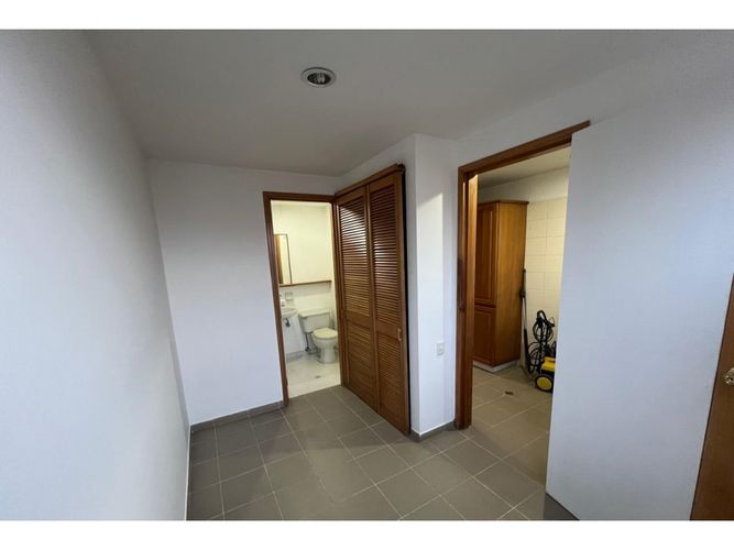 Apartamento de 3 alcobas en arriendo en Los Balsos, Medellín, 226 m² · foto 8 de 20