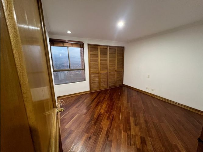 Apartamento de 3 alcobas en arriendo en Los Balsos, Medellín, 226 m² · foto 14 de 20
