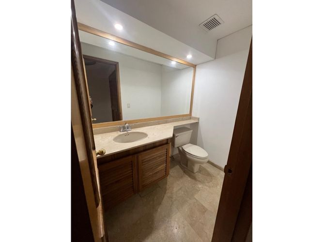 Apartamento de 3 alcobas en arriendo en Los Balsos, Medellín, 226 m² · foto 20 de 20