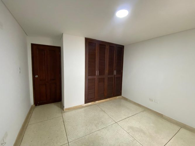 Apartamento de 3 alcobas en venta en Altos Del Prado, Barranquilla, 220 m² · foto 9 de 11