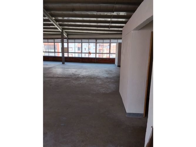 Local en arriendo en Simon Bolivar, Medellín, 290 m² · foto 7 de 8