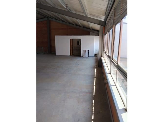 Local en arriendo en Simon Bolivar, Medellín, 290 m² · foto 8 de 8