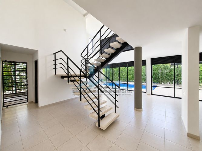 Casa de 4 alcobas en venta en Ricaurte, 183 m² · foto 5 de 24