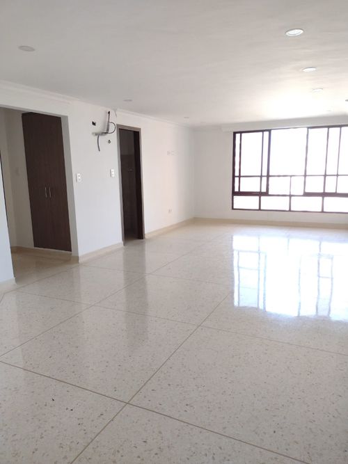 Apartamento de 2 alcobas en venta en Altos Del Prado, Barranquilla, 130 m² · foto 2 de 21