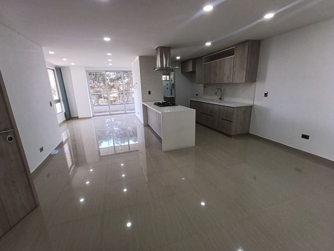 Apartamento de 3 alcobas en arriendo en La Almeria, Medellín, 130 m² · foto 3 de 20