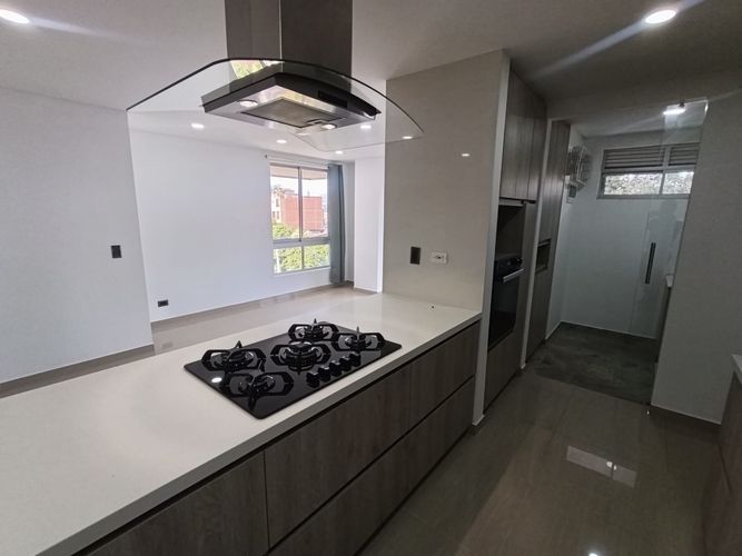 Apartamento de 3 alcobas en arriendo en La Almeria, Medellín, 130 m² · foto 5 de 20