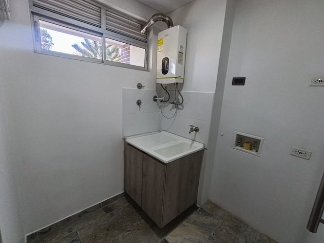 Apartamento de 3 alcobas en arriendo en La Almeria, Medellín, 130 m² · foto 7 de 20