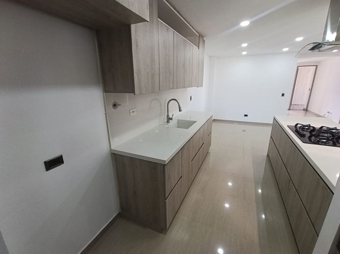 Apartamento de 3 alcobas en arriendo en La Almeria, Medellín, 130 m² · foto 9 de 20
