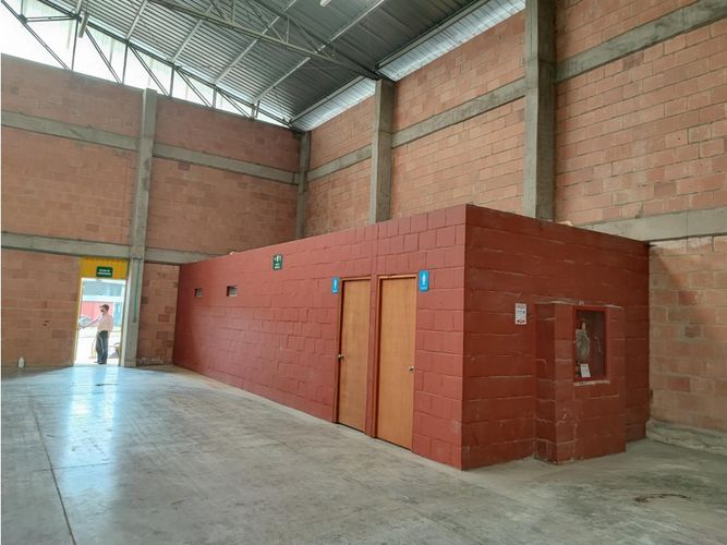 Bodega en arriendo en Echavarria, Madrid, 1600 m² · foto 3 de 10