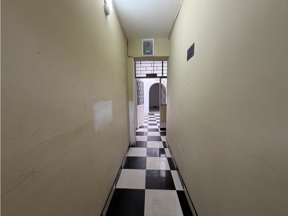 Casa en venta en Siete De Agosto, Bogotá · foto 2 de 24
