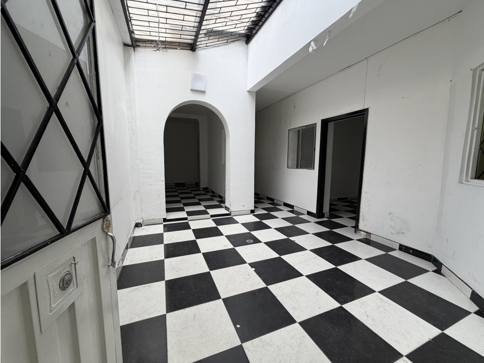 Casa en venta en Siete De Agosto, Bogotá · foto 3 de 24