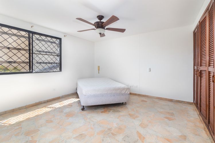 Apartamento de 3 alcobas en venta en Versalles, Cali, 134 m² · foto 8 de 19