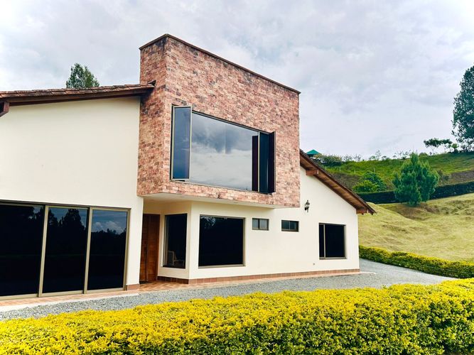Casa de 4 alcobas en venta en El Carmen, El Retiro, 325 m² · foto 3 de 24