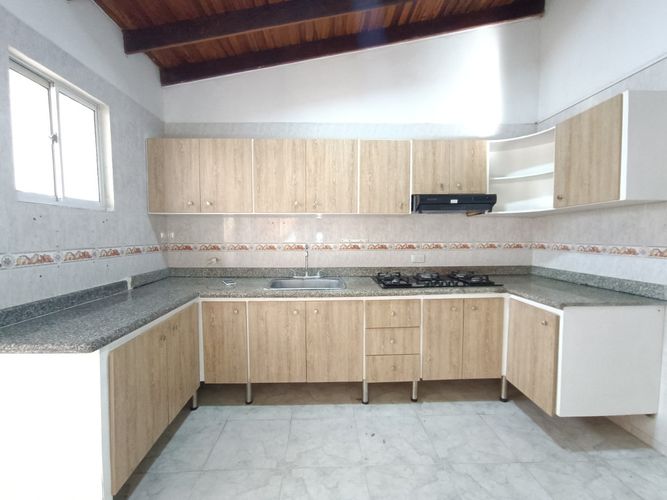 Casa de 4 alcobas en venta en Santander, Villa del Rosario, 221 m² · foto 5 de 24