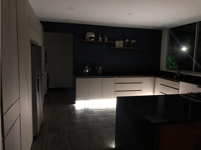Casa de 4 alcobas en venta en Loma Del Escobero, Envigado, 580 m² · foto 6 de 17