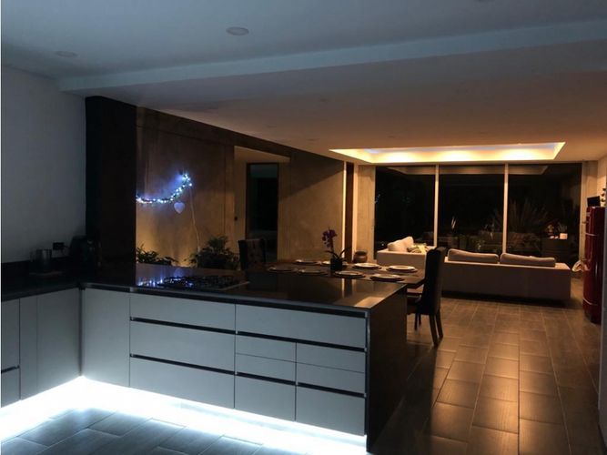 Casa de 4 alcobas en venta en Loma Del Escobero, Envigado, 580 m² · foto 9 de 17