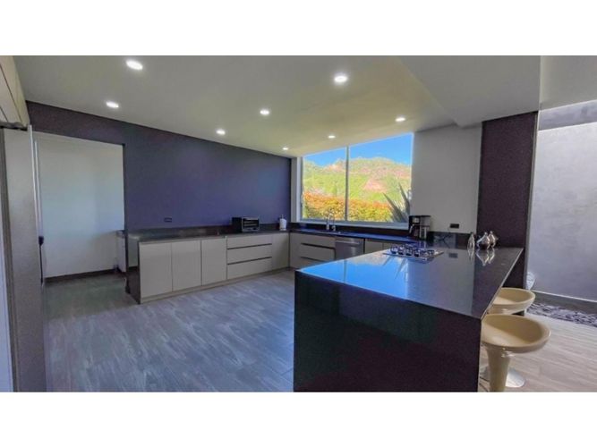 Casa de 4 alcobas en venta en Loma Del Escobero, Envigado, 580 m² · foto 14 de 17