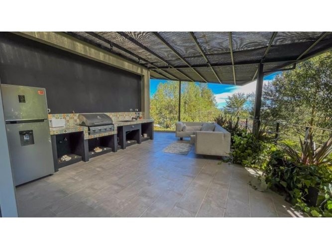 Casa de 4 alcobas en venta en Loma Del Escobero, Envigado, 580 m² · foto 16 de 17