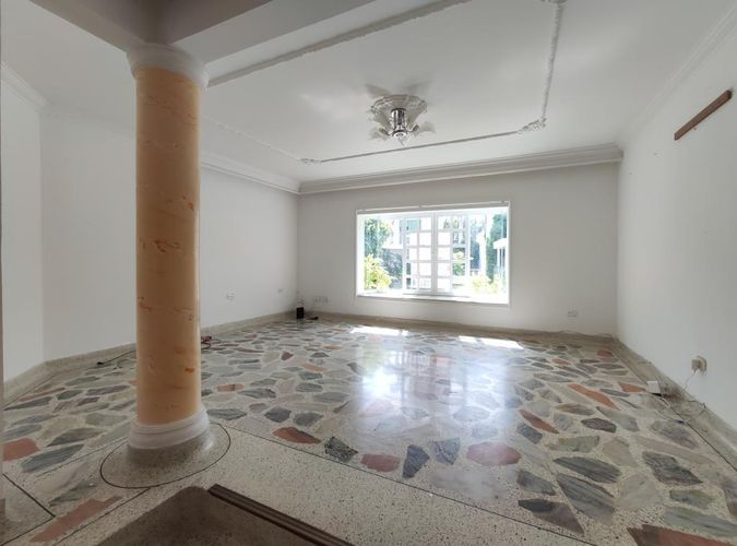 $1.600.000.000 en Villa Antigua