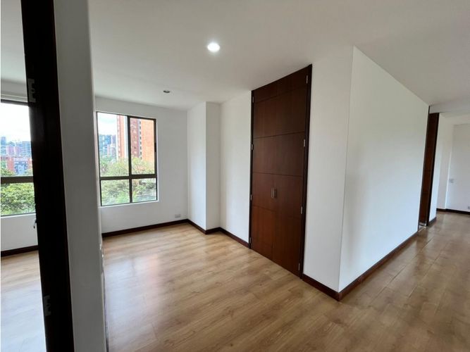 Apartamento de 2 alcobas en venta en El Tesoro, Medellín, 106 m² · foto 16 de 24