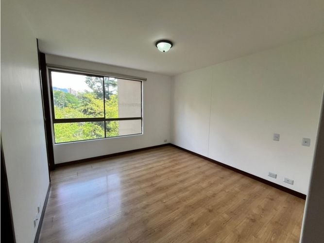 Apartamento de 2 alcobas en venta en El Tesoro, Medellín, 106 m² · foto 19 de 24
