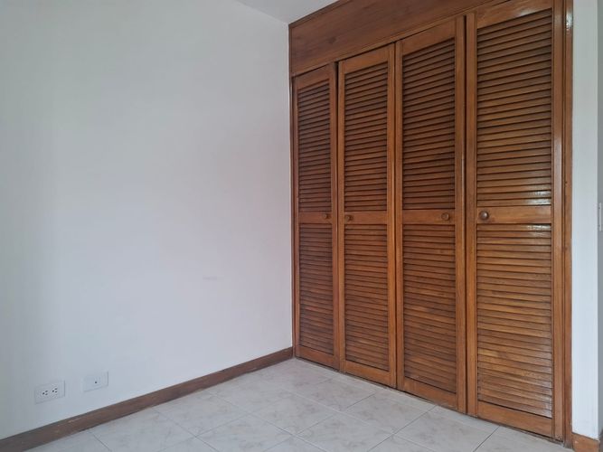Apartamento de 2 alcobas en arriendo en El Poblado, Medellín, 82 m² · foto 10 de 17