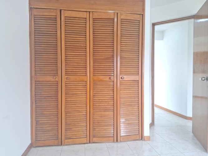 Apartamento de 2 alcobas en arriendo en El Poblado, Medellín, 82 m² · foto 11 de 17