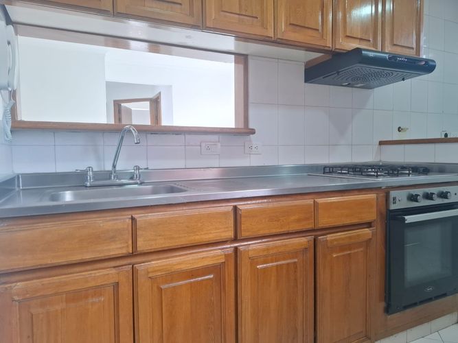 Apartamento de 2 alcobas en arriendo en El Poblado, Medellín, 82 m² · foto 8 de 17