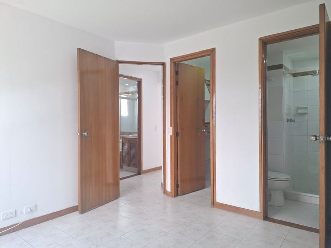 Apartamento de 2 alcobas en arriendo en El Poblado, Medellín, 82 m² · foto 9 de 17