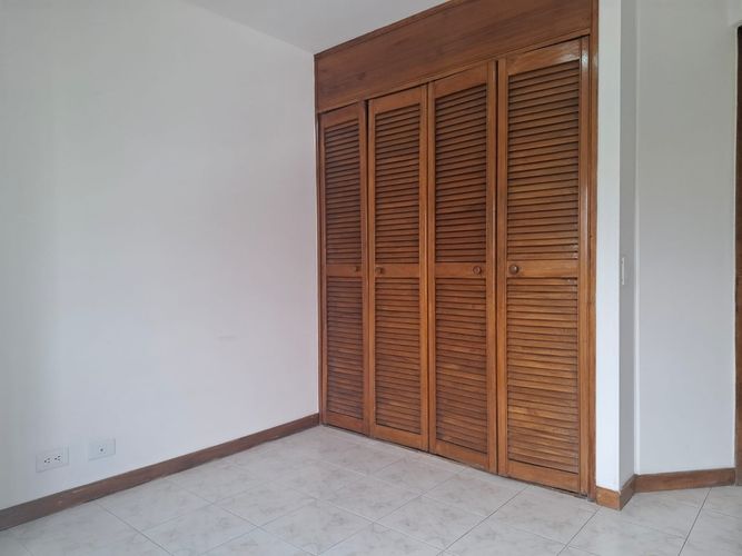 Apartamento de 2 alcobas en arriendo en El Poblado, Medellín, 82 m² · foto 12 de 17