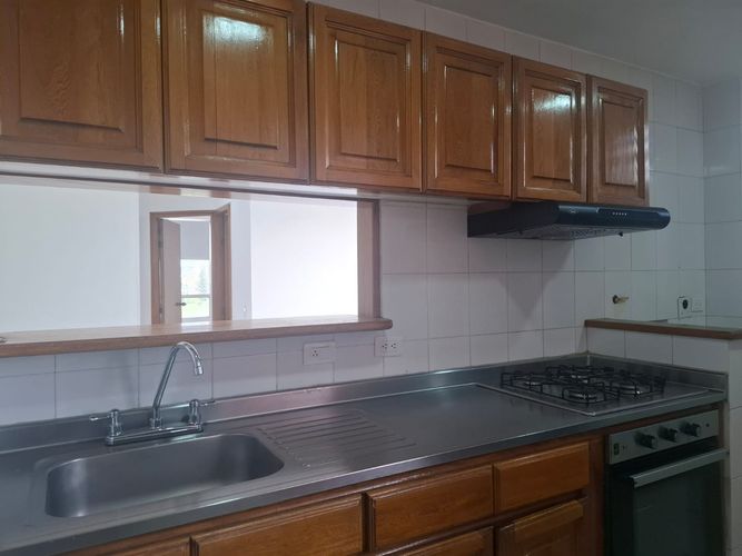 Apartamento de 2 alcobas en arriendo en El Poblado, Medellín, 82 m² · foto 7 de 17