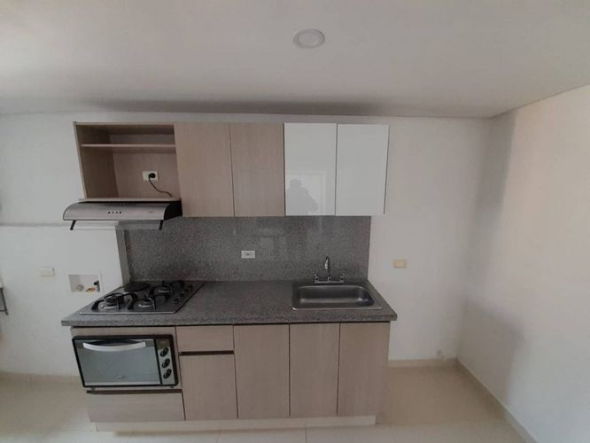 Apartamento de 2 alcobas en venta en Las Lomitas, Sabaneta, 60 m² · foto 2 de 17