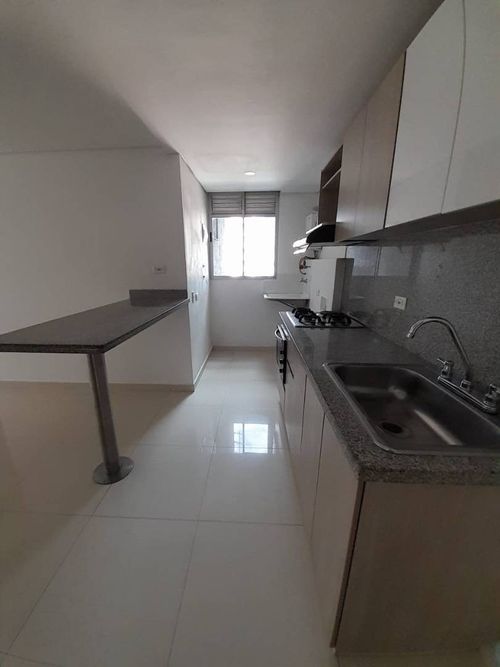 Apartamento de 2 alcobas en venta en Las Lomitas, Sabaneta, 60 m² · foto 3 de 17