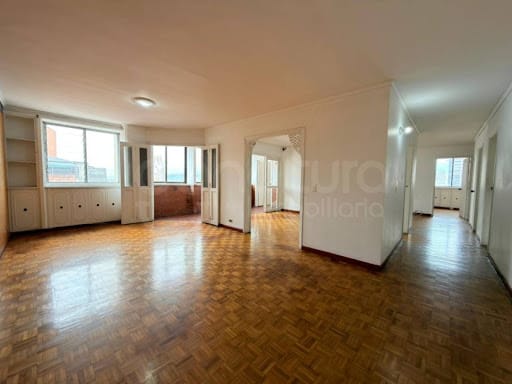 Apartamento de 4 alcobas en venta en Boston, Medellín, 169 m² · foto 3 de 17