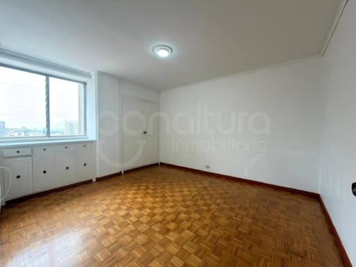 Apartamento de 4 alcobas en venta en Boston, Medellín, 169 m² · foto 11 de 17