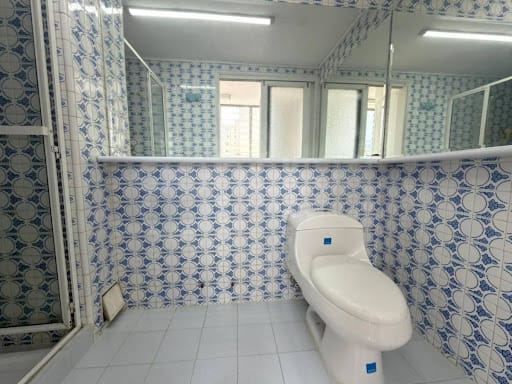 Apartamento de 4 alcobas en venta en Boston, Medellín, 169 m² · foto 16 de 17