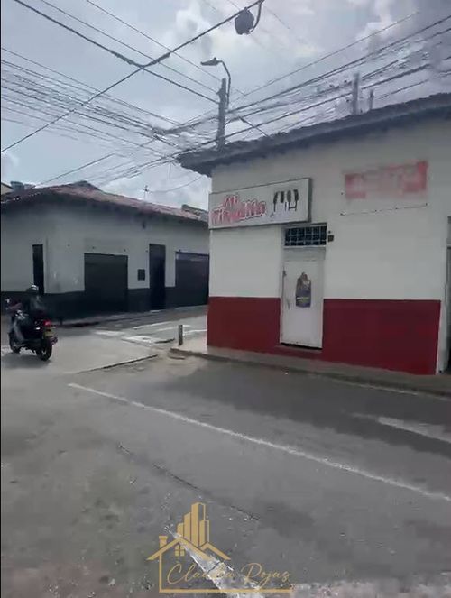 Casa de 7 alcobas en venta en Vercute, Floridablanca, 420 m² · foto 9 de 15