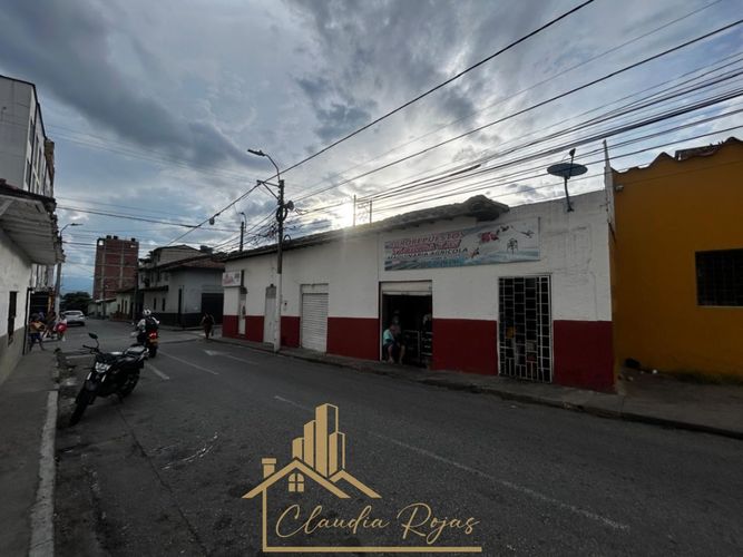 Casa de 7 alcobas en venta en Vercute, Floridablanca, 420 m² · foto 4 de 15