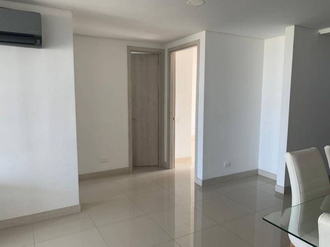 Apartamento de 2 alcobas en venta en Crespo, Cartagena, 87 m² · foto 5 de 11
