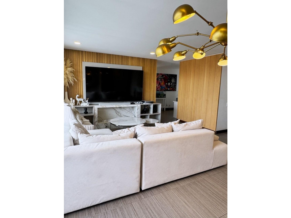 Apartamento en arriendo en El Poblado, Medellín · foto 2 de 9