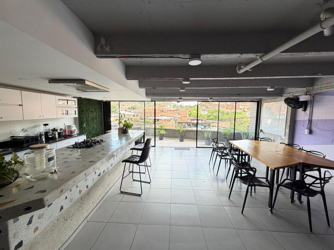 Apartaestudio en venta en Bombona No.1, Medellín, 19 m² · foto 14 de 23