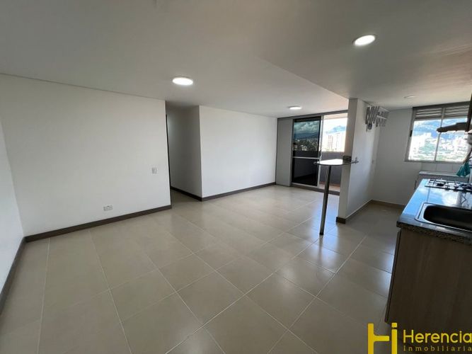 Apartamento de 3 alcobas en venta en Machado, Copacabana, 75 m² · foto 2 de 20