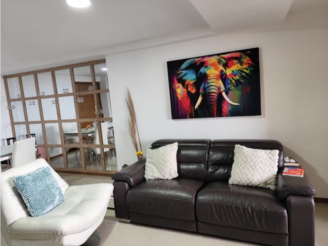 Apartamento de 3 alcobas en venta en Las Lomitas, Sabaneta, 82 m² · foto 3 de 14